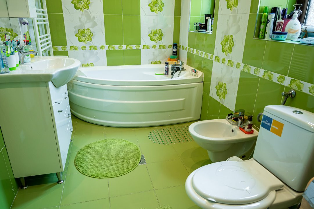 De Vânzare Apartament în casă Central
