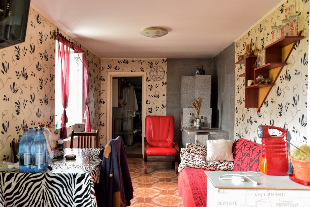 CASA 2 CAMERE, SAT POIENARI sau SCHIMB CU APARTAMENT 