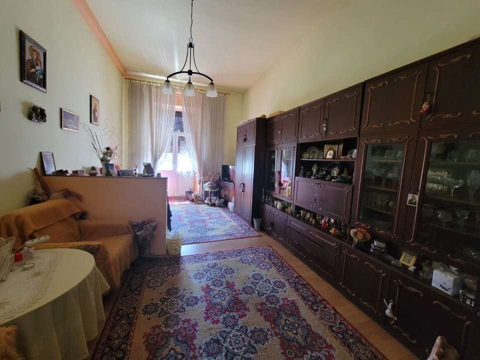 De Vânzare Apartament P-ța Libertății