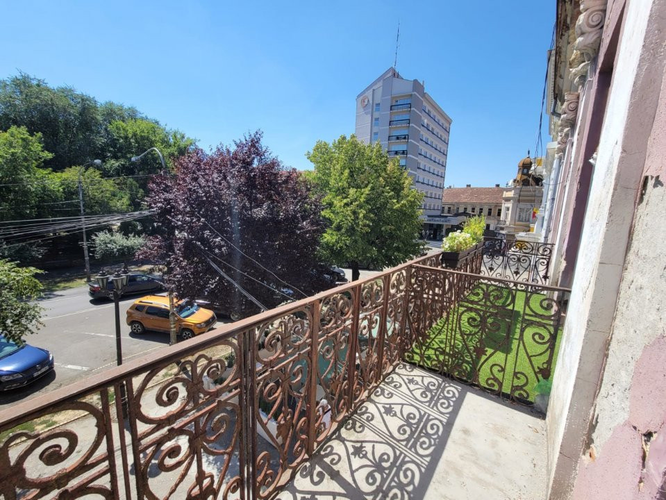 De Vânzare Apartament P-ța Libertății