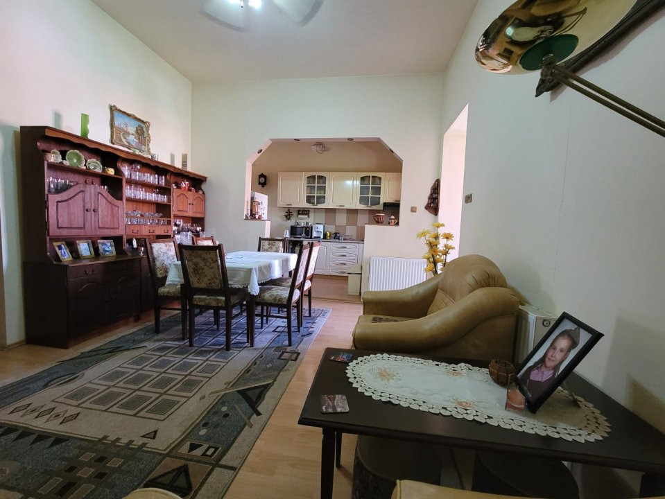 De Vânzare Apartament P-ța Libertății