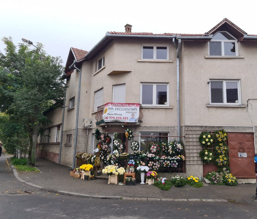 De Vânzare Casă Semicentral + Spațiu Comercial