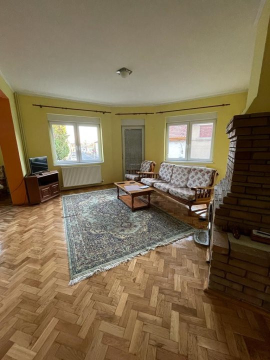 De Vânzare Casă Semicentral + Spațiu Comercial
