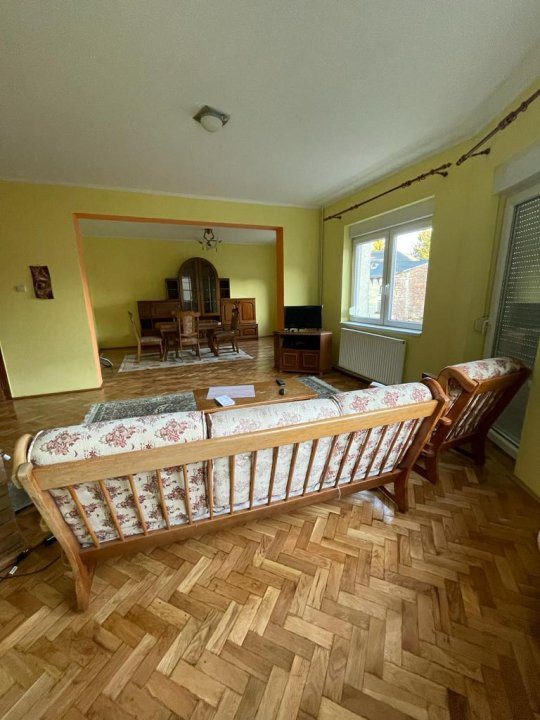De Vânzare Casă Semicentral + Spațiu Comercial