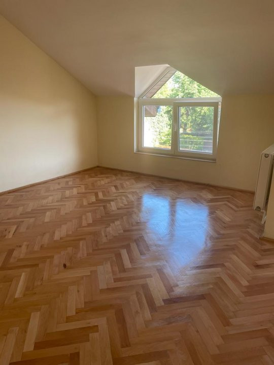 De Vânzare Casă Semicentral + Spațiu Comercial