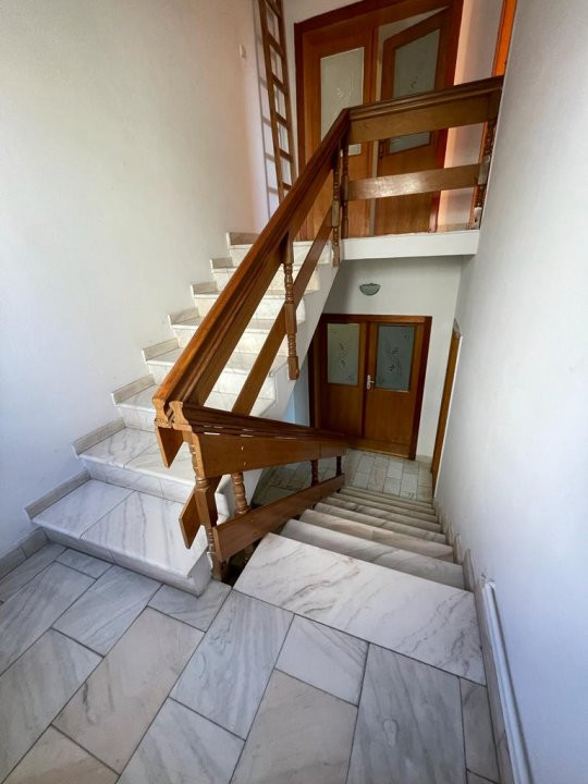 De Vânzare Casă Semicentral + Spațiu Comercial