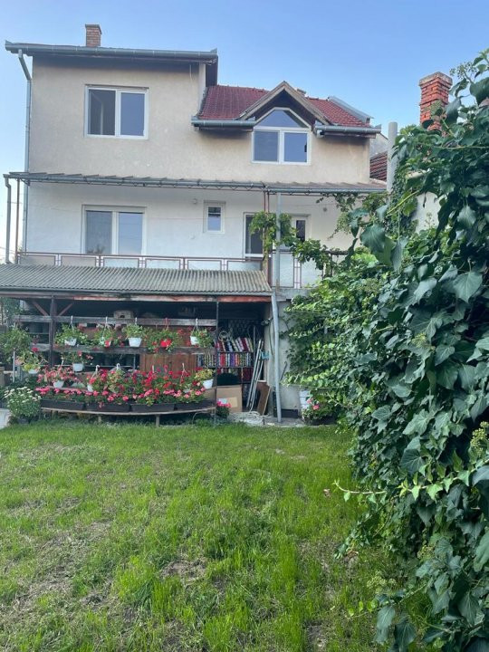 De Vânzare Casă Semicentral + Spațiu Comercial