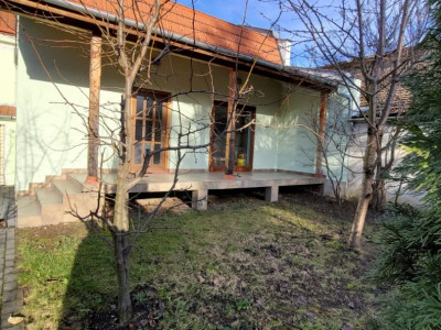 De Închiriat Casă Semicentral 