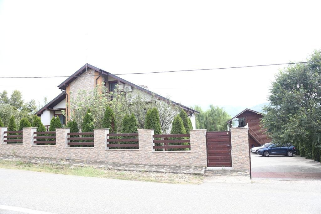 PENSIUNE MONT BLANC ESELNITA