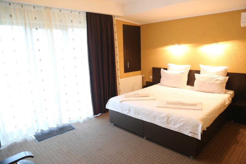 PENSIUNE MONT BLANC ESELNITA