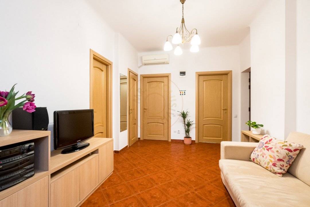 Apartament 3 camere, 67 mp, strada PARIS - CAPITALE 12
