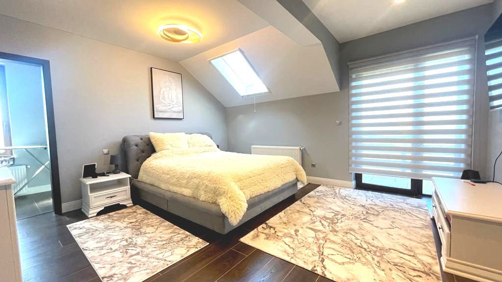 Casa exclusivista cu piscina
