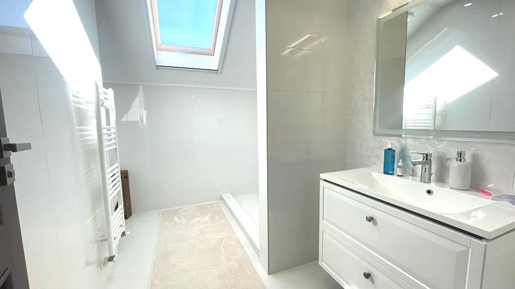 Casa exclusivista cu piscina