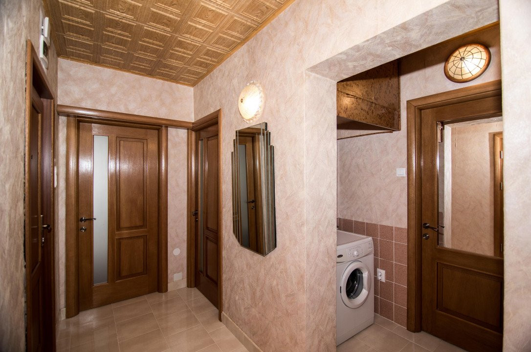 Inchiriere - Apartament 3 camere - Zona Centrala