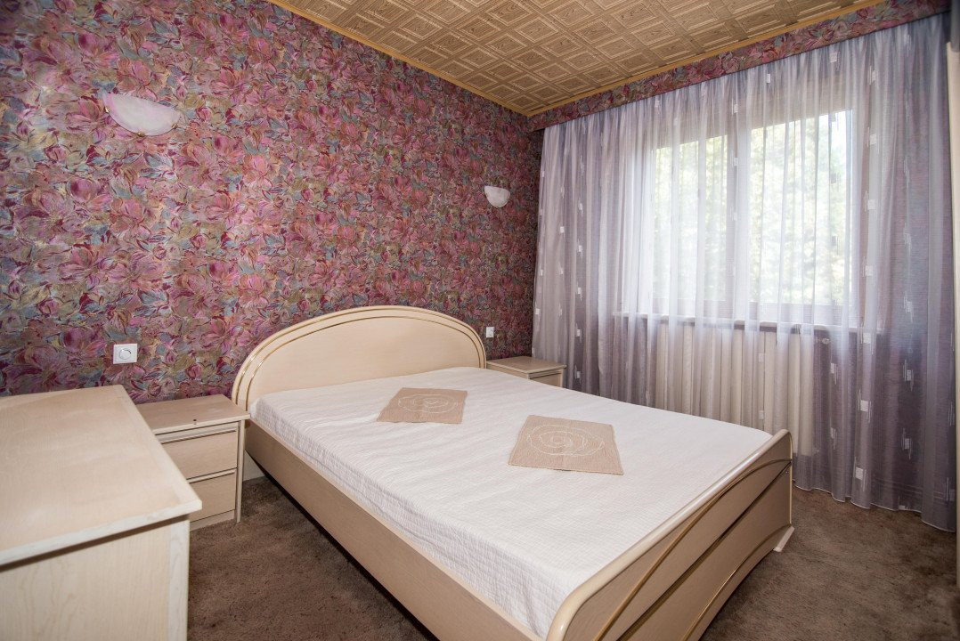 Inchiriere - Apartament 3 camere - Zona Centrala