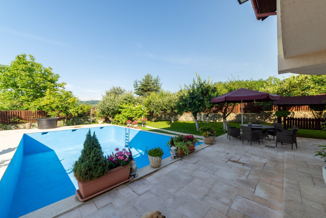 Casă exclusivistă cu vedere panoramică, piscină și grădină - Dealul Capela