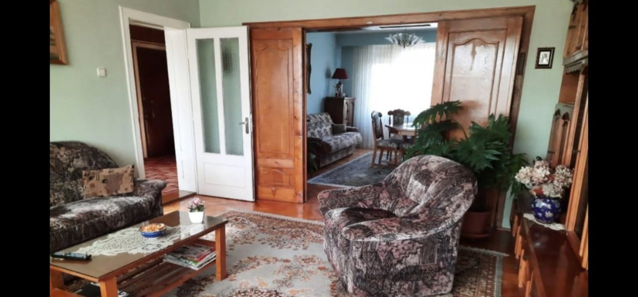 Casa de vanzare cu spatiu de recreere