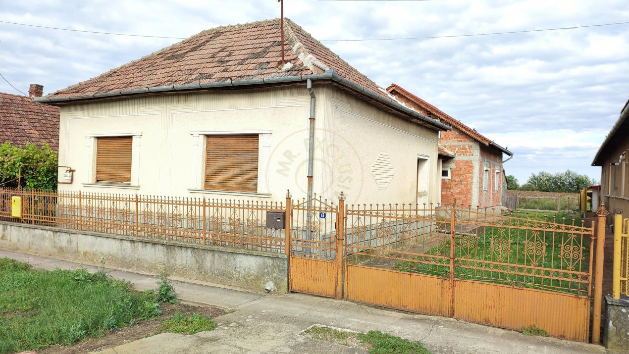 De vânzare Casă 4 camere Petrești - Str. Principală - Comision 0% cumpărător 10