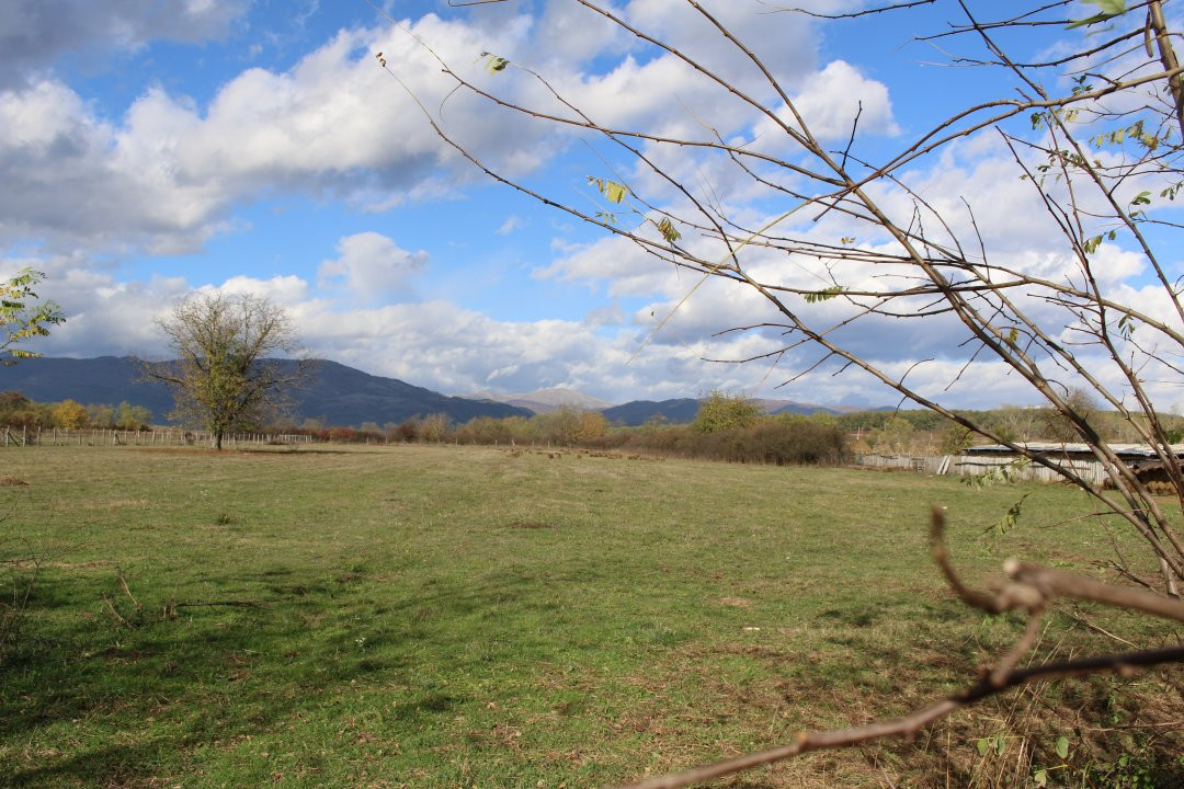 Teren de vanzare com.Stanesti