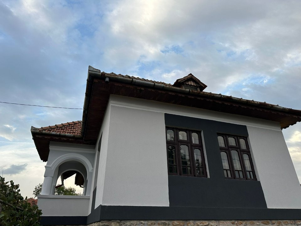 Casa de vanzare com .Stanesti 