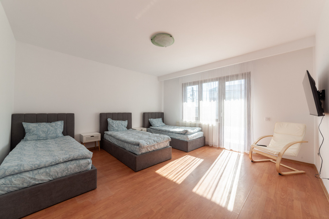 Casă spațioasă cu 8 camere - Pitești - 0% Comision