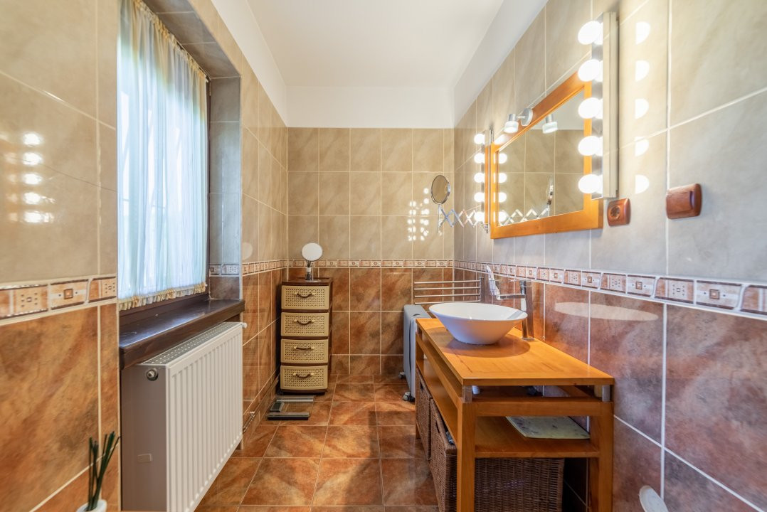 0% Comision Casa 6 camere+teren 726 mp-Calinesti-Ciocanesti-8km de Pitesti!