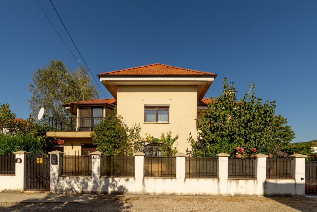 0% Comision Casa 6 camere+teren 726 mp-Calinesti-Ciocanesti-8km de Pitesti!