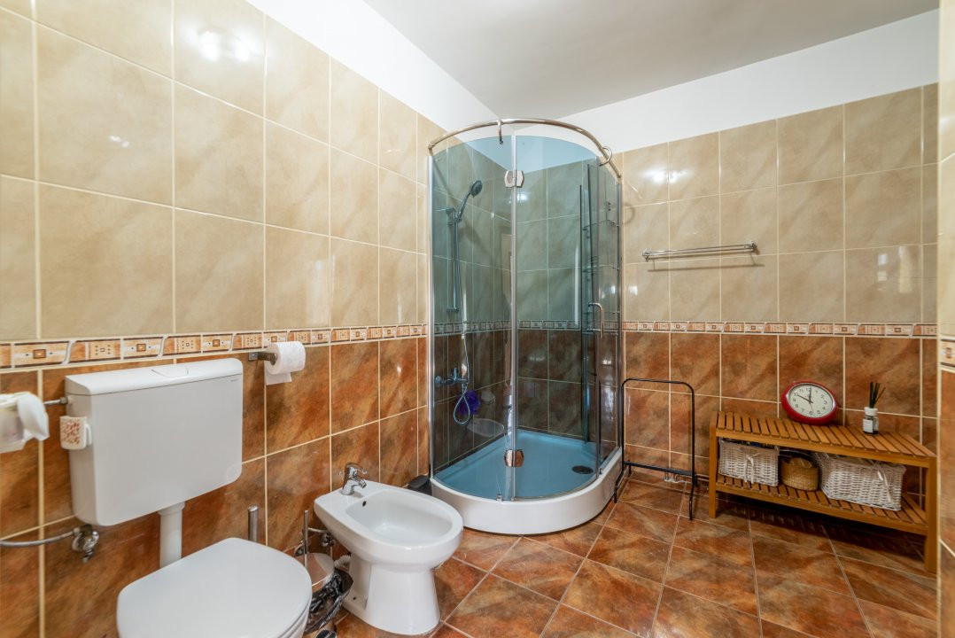 0% Comision Casa 6 camere+teren 726 mp-Calinesti-Ciocanesti-8km de Pitesti!