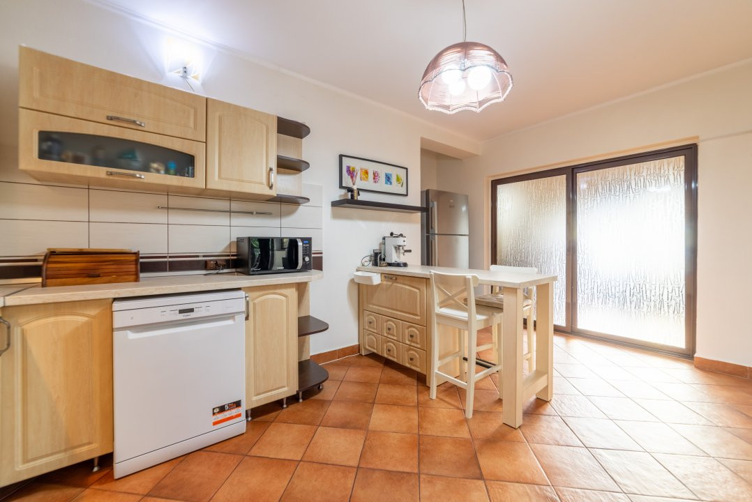 0% Comision Casa 6 camere+teren 726 mp-Calinesti-Ciocanesti-8km de Pitesti!