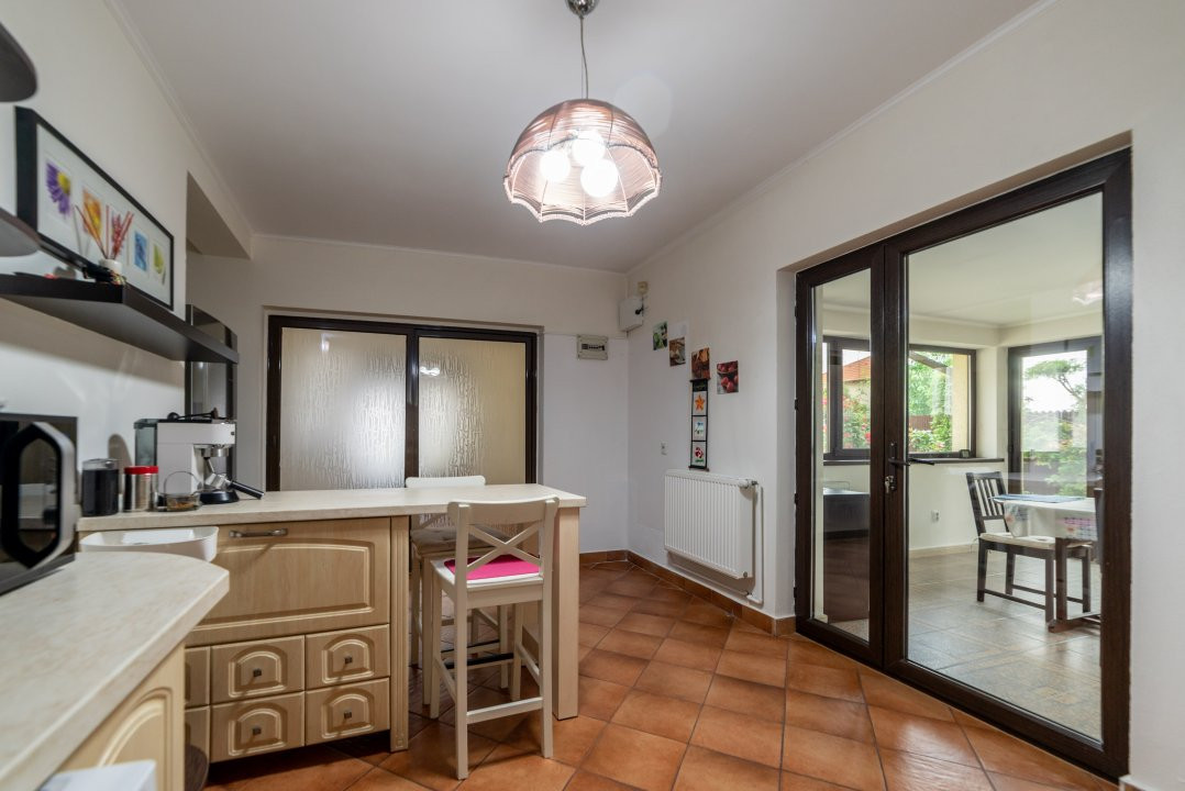 Casa 6 camere+teren 726 mp-Calinesti-Ciocanesti-8km de Pitesti!