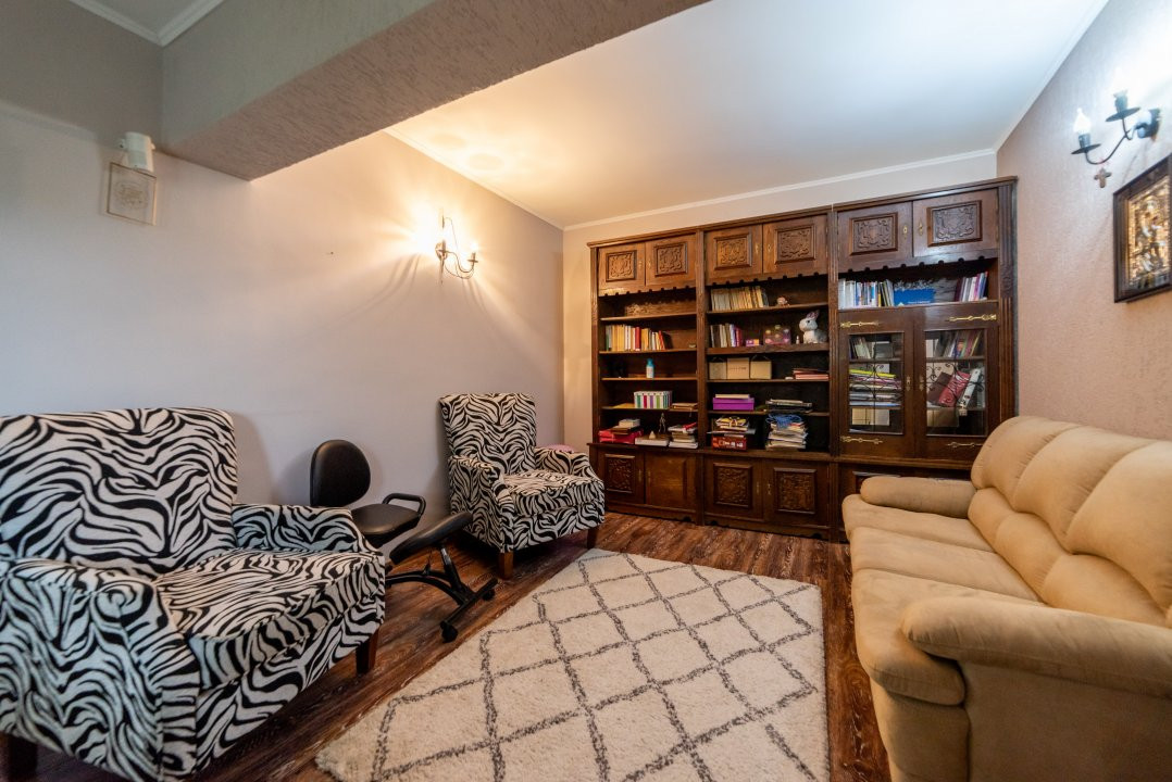 Casa 6 camere+teren 726 mp-Calinesti-Ciocanesti-8km de Pitesti!