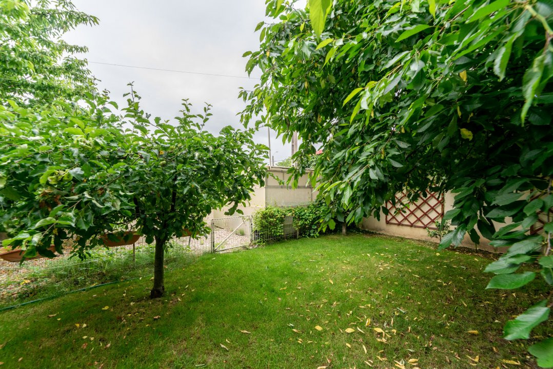 Casa 6 camere+teren 726 mp-Calinesti-Ciocanesti-8km de Pitesti!