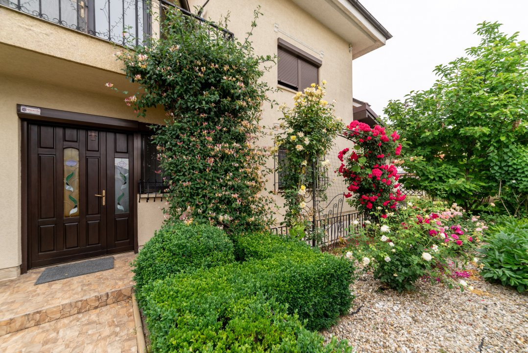 Casa 6 camere+teren 726 mp-Calinesti-Ciocanesti-8km de Pitesti!