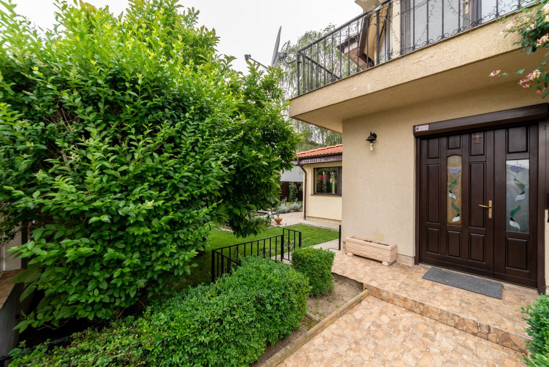 Casa 6 camere+teren 726 mp-Calinesti-Ciocanesti-8km de Pitesti!