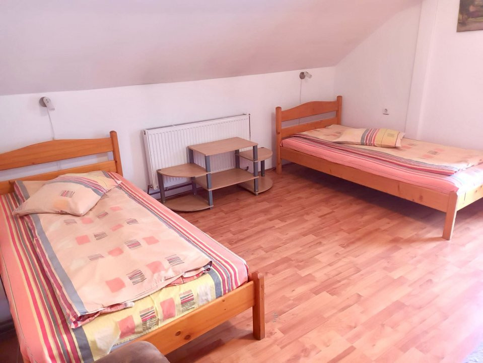 Pensiune cu 12 camere de vânzare în stațiunea Cavnic din Maramureș. Comision 0%