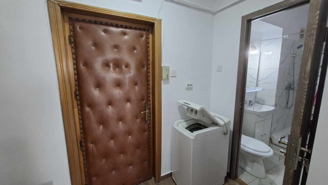 Garsoniera Cocheta de Inchiriat Craiovei centrala proprie