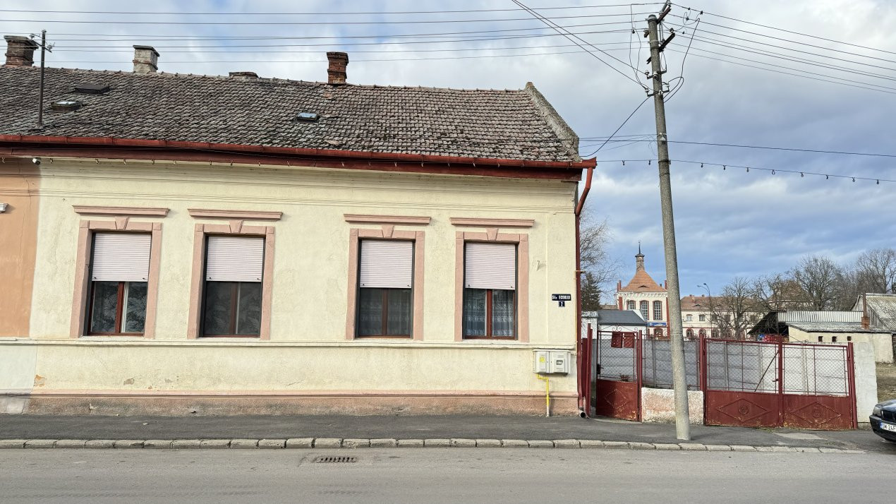 De vânzare Apartament in Casă 2 camere cu Teren 451 mp - Ecoului nr.1 - Carei