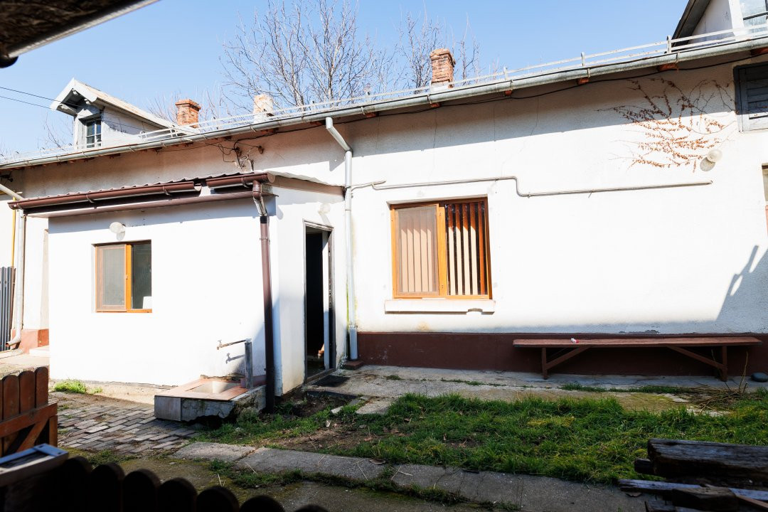 Casa de vanzare in centru pretabila policlinica 