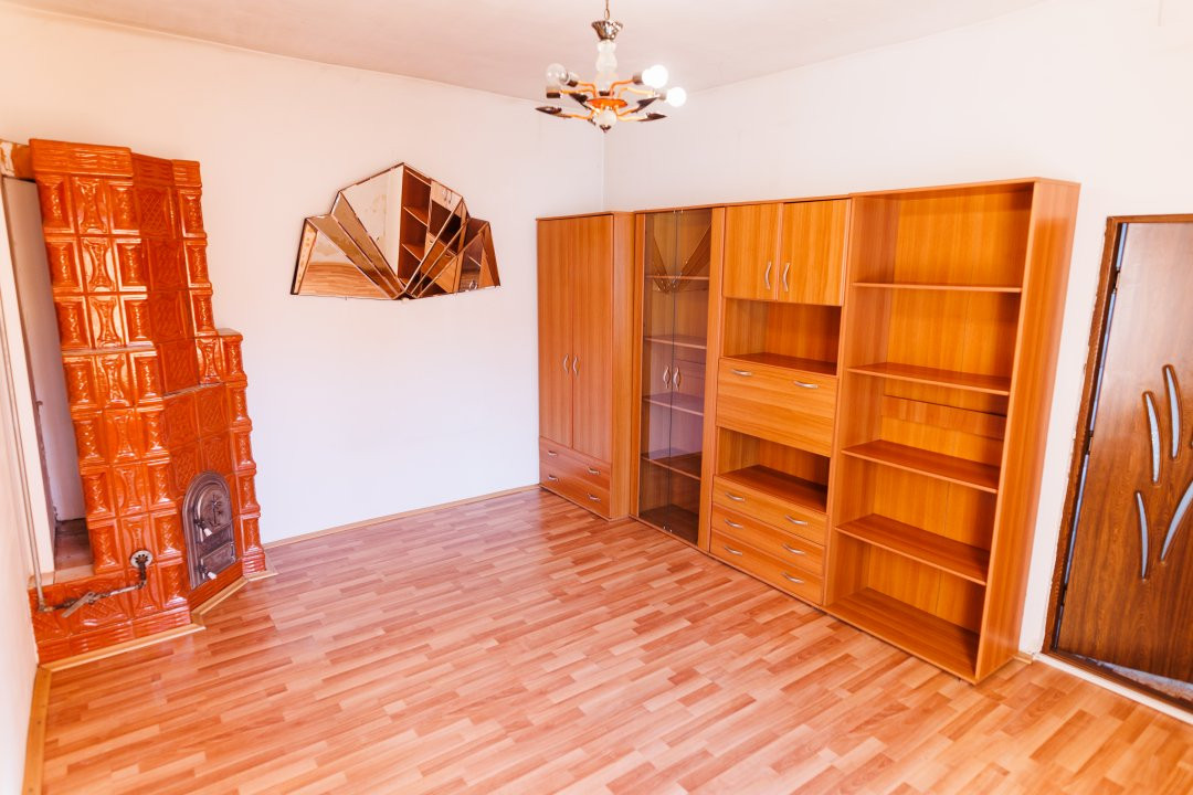 Casa de vanzare in centru pretabila policlinica 