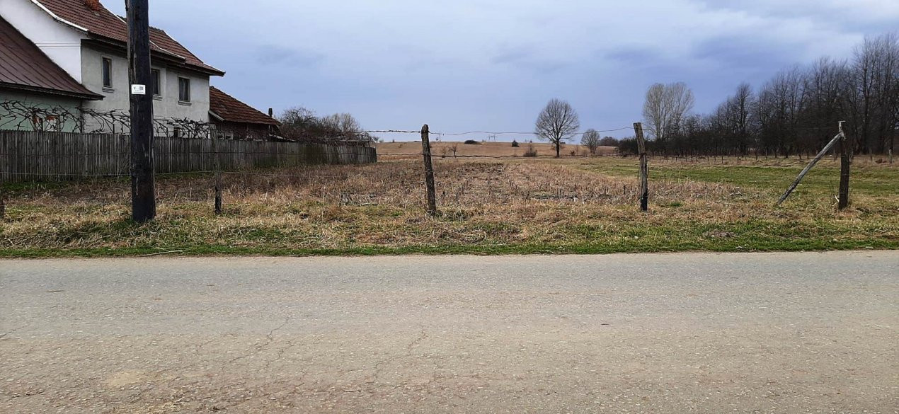 TEREN INTRAVILAN SI EXTRAVILAN POLOVRAGI - BENGEASCA