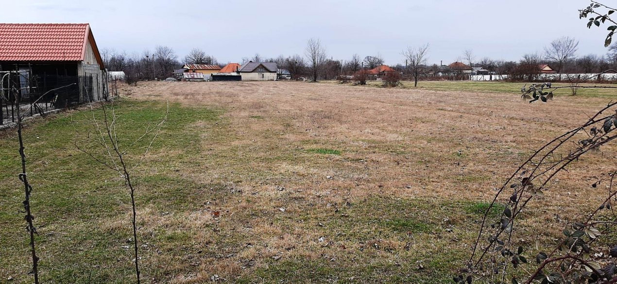 TEREN INTRAVILAN POLOVRAGI - STRADA IZVOARELE
