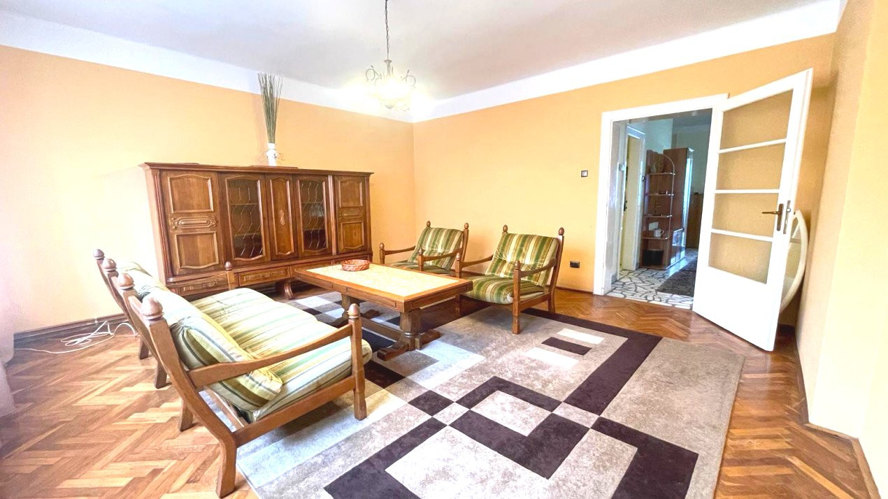 De Vânzare apartament in  Casă in zonă Centrală 