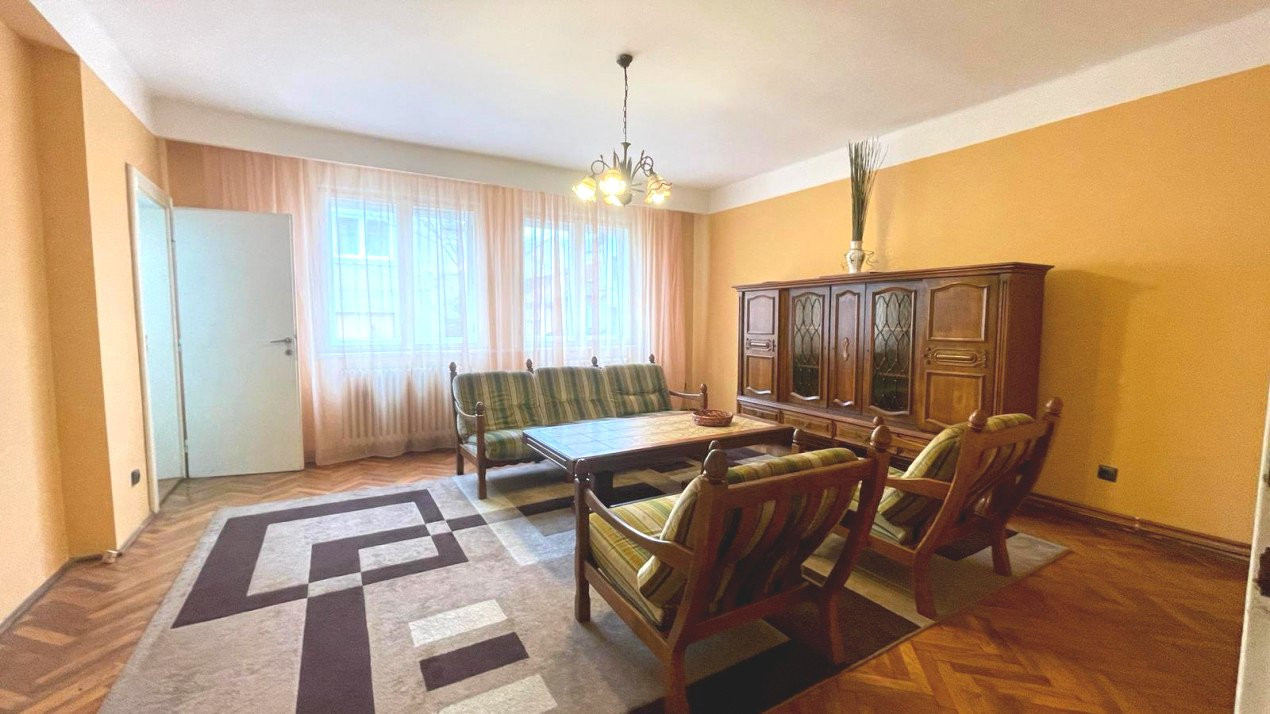 De Vânzare apartament in  Casă in zonă Centrală 