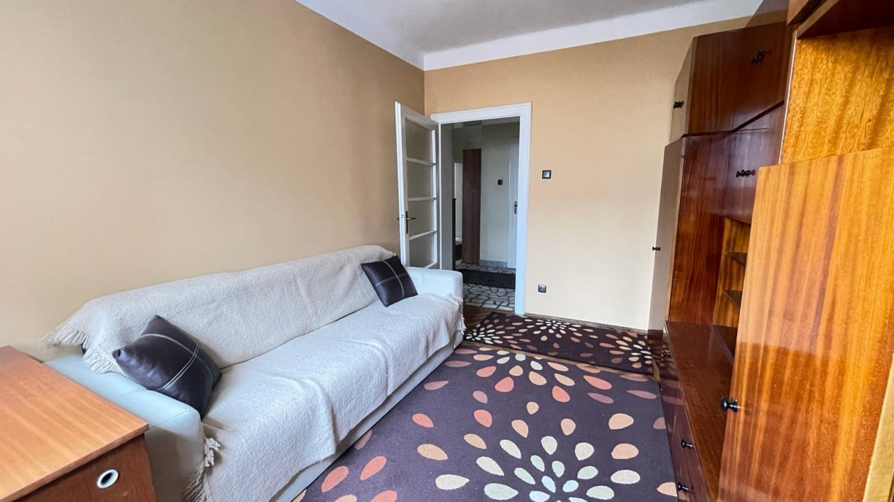 De Vânzare apartament in  Casă in zonă Centrală 