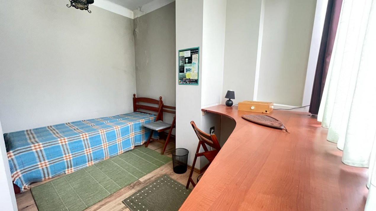 De Vânzare apartament in  Casă in zonă Centrală 