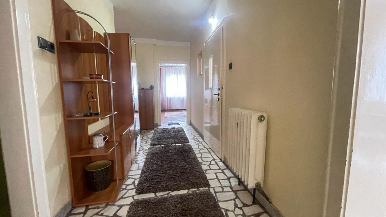 De Vânzare apartament in  Casă in zonă Centrală 