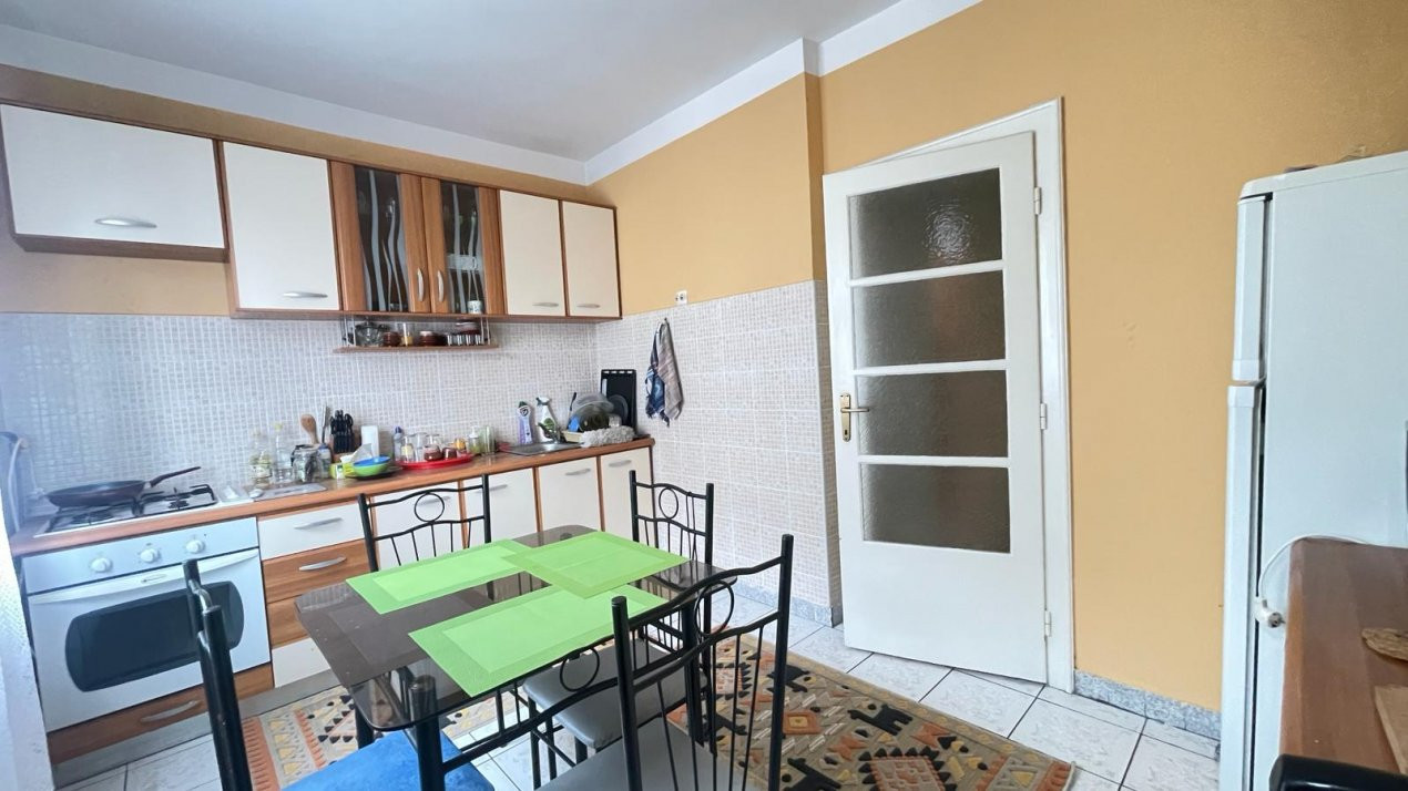 De Vânzare apartament in  Casă in zonă Centrală 