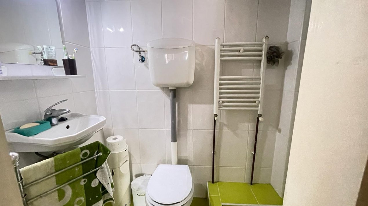 De Vânzare apartament in  Casă in zonă Centrală 