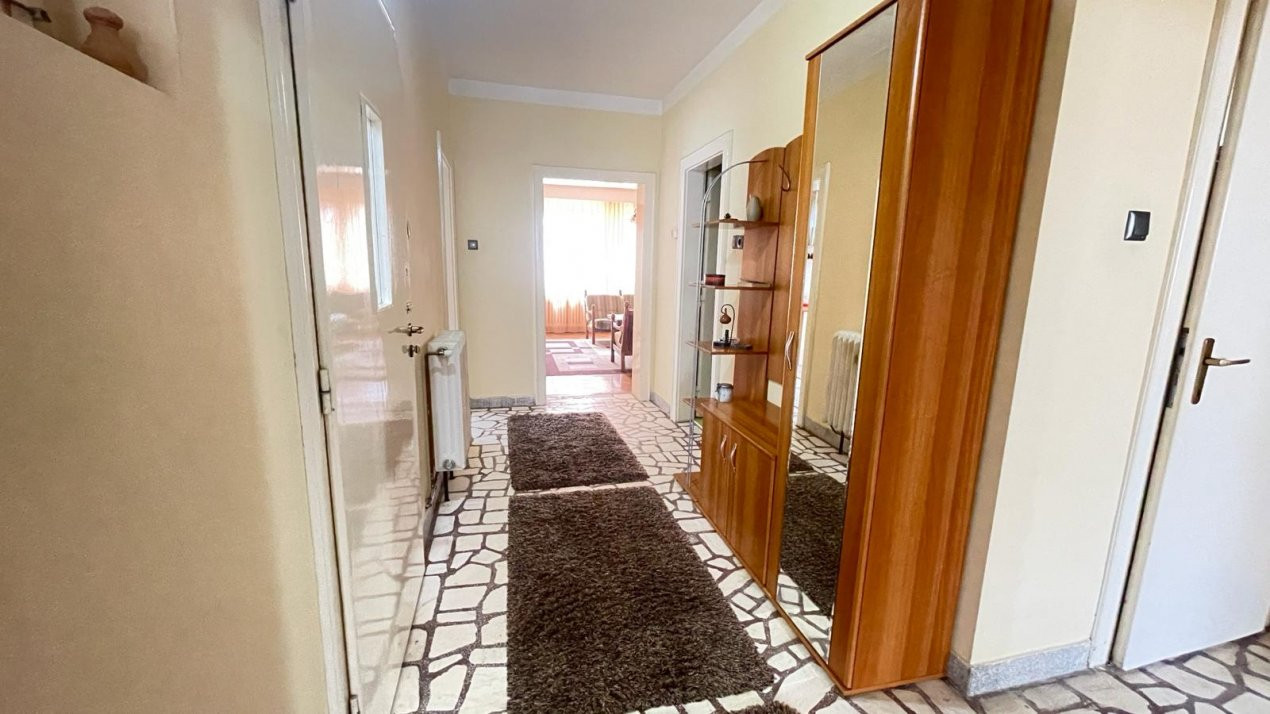 De Vânzare apartament in  Casă in zonă Centrală 