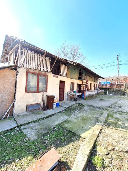 0% Comision Casa de renovat cu teren de 1274 mp intravilan Micesti-Purcareni!